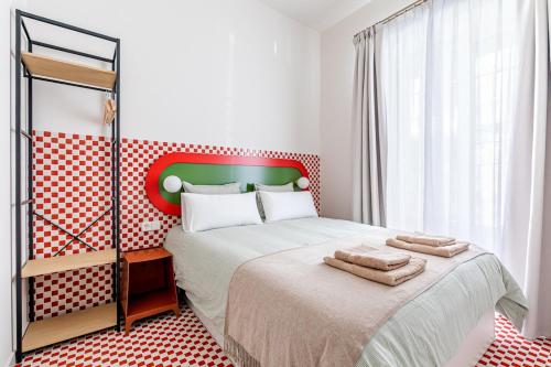 Exterior apartment—Color and comfort in Malasaña