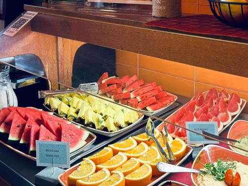 Makanan di atau berdekatan hotel