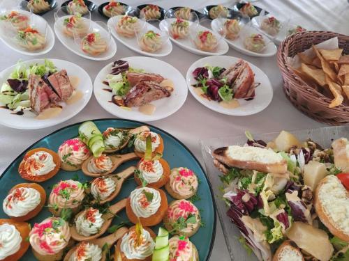 Makanan di atau berdekatan hotel
