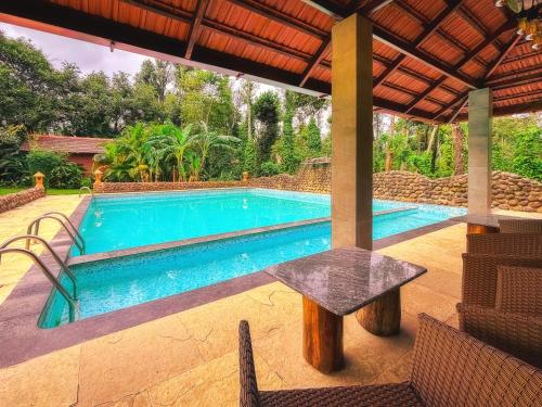 Bazén v ubytování Copper Edge - Eco Resort, Coorg nebo v jeho okolí