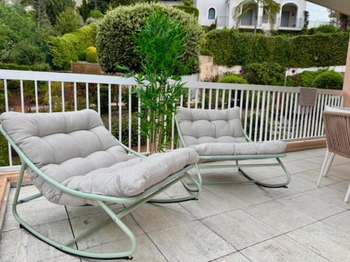 The Noailles - Lovely flat with swimming pool five minutes from the beach