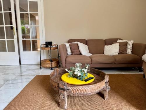 The Noailles - Lovely flat with swimming pool five minutes from the beach