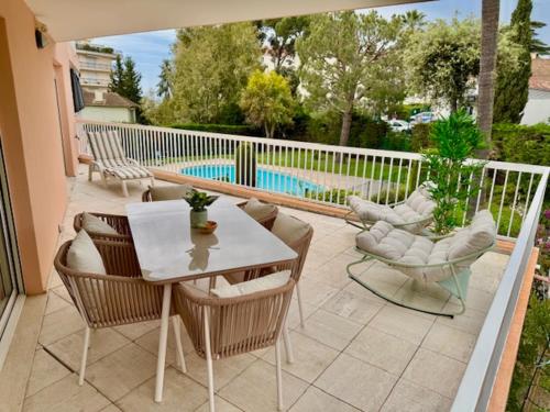 The Noailles - Lovely flat with swimming pool five minutes from the beach