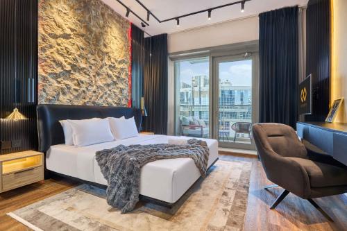 Stylish 1BR Apartment with Marina View, Balcony, Pool & Gym Access