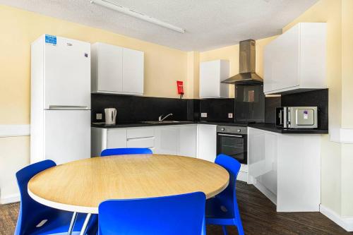 Køkken eller tekøkken på Affordable Ensuite Rooms Near Central Nottingham