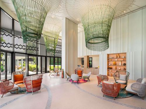 Istumisnurk majutusasutuses Mercure Rayong Lomtalay Villas & Resort