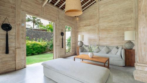Χώρος καθιστικού στο Villa Alea by Villa Finder