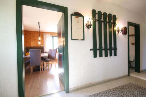 Ruang duduk di Sound of Music Panorama Apartment