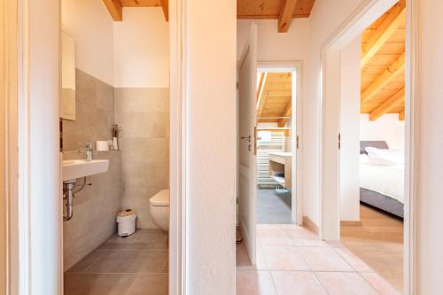 Bilik mandi di Kramer Lodge