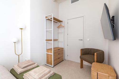 Cozy apartment—Color and comfort in Malasaña