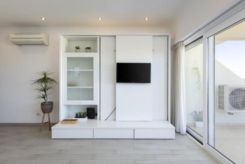 Moura One - Condominium with pool by HD
