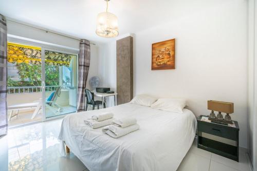 Bright 2 bedroom close to the centre of Cannes