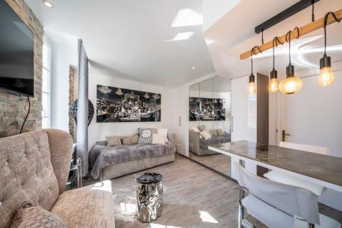 Beautiful studio rue d'Antibes