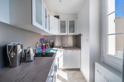 Beautiful studio rue d'Antibes