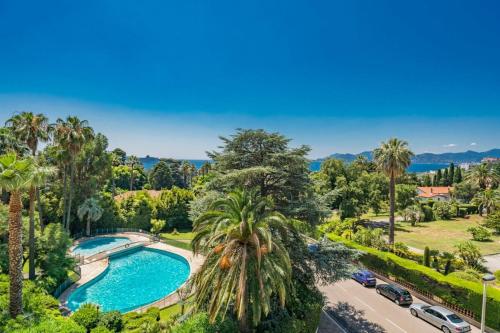 Wonderful 2 bedrooms with sea view and pool !