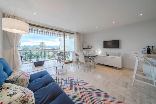Wonderful 2 bedrooms with sea view and pool !