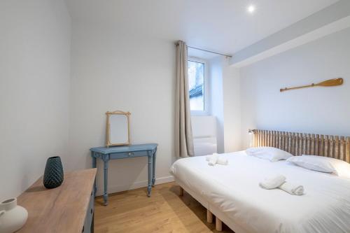 Katil atau katil-katil dalam bilik di Nice, center, kingsize bed