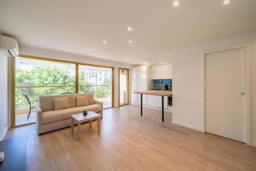 Beautiful studio with balcony in Cannes