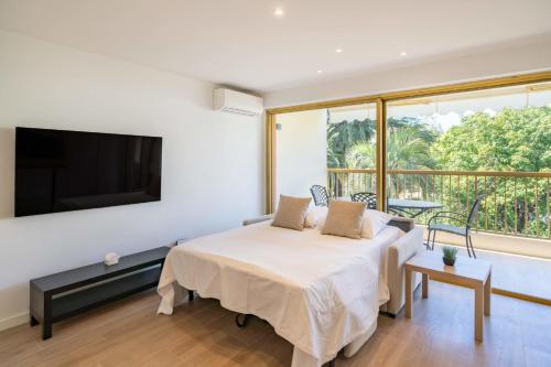 Beautiful studio with balcony in Cannes