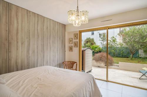 Pleasant 2 bedroom with large terrace