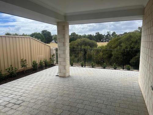 Μπαλκόνι ή βεράντα στο Spacious Home with Large Bathrooms in each room