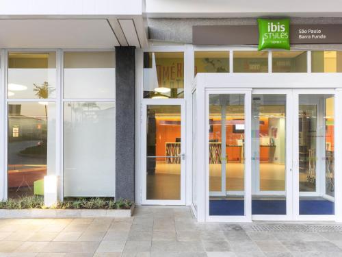 Η πρόσοψη ή η είσοδος του ibis Styles Sao Paulo Barra Funda