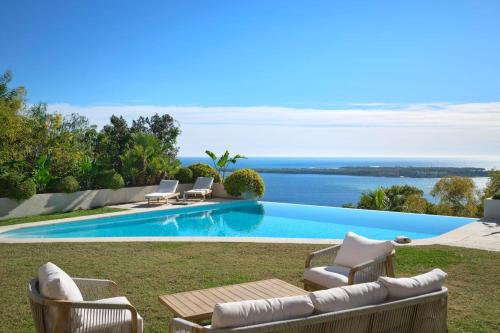 REF 2138 - Cannes - Villa sea view
