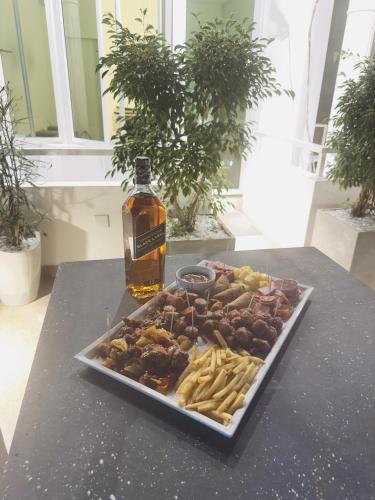 Φαγητό σε αυτό το ξενοδοχείο ή κάπου εκεί κοντά