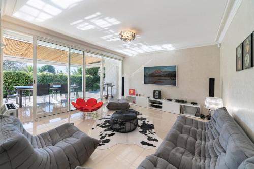 Brand new 3 bedrooms heart of Cannes