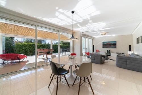Brand new 3 bedrooms heart of Cannes