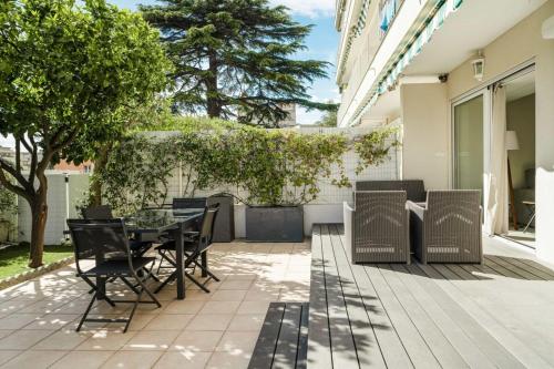 Wonderful 2 bedroom in the old Suquet