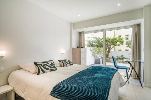 Wonderful 2 bedroom in the old Suquet