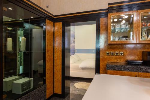 Ένα μπάνιο στο Apartments Perla