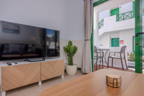 San Fermin, AC, 500Mbps, Parking, 9 mins to Beach