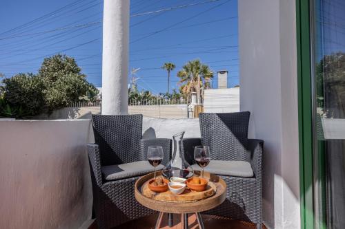 San Fermin, AC, 500Mbps, Parking, 9 mins to Beach