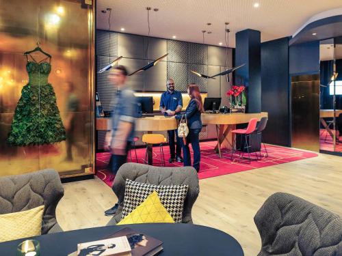 Χώρος καθιστικού στο MERCURE Hotel Berlin Wittenbergplatz