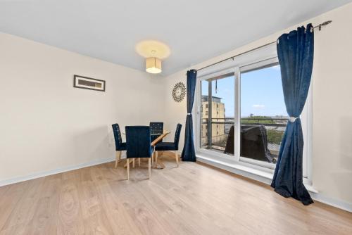Hawkhill 1 Bedroom Apartment - Edinburgh photo 11