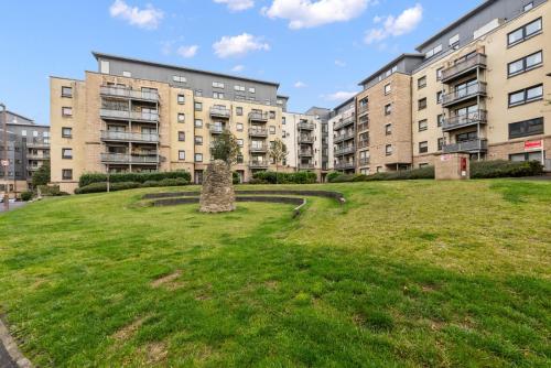 Hawkhill 1 Bedroom Apartment - Edinburgh photo 22