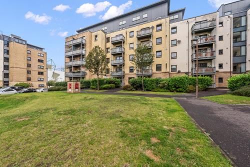 Hawkhill 1 Bedroom Apartment - Edinburgh photo 7