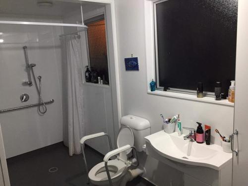 O baie la North East Valley apartment