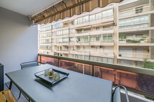 COZYSTAY - Brand new 3 bedrooms 2min walk to carlton hotel