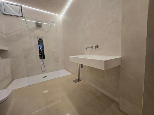 DUNE at Spanish Steps Luxury Apartment-Suite photo 81