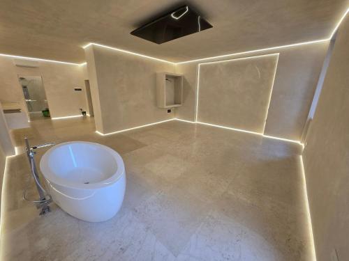 DUNE at Spanish Steps Luxury Apartment-Suite photo 102
