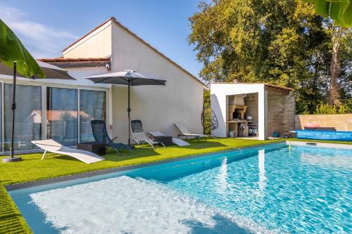 Πισίνα στο ή κοντά στο Domaine Julaya
