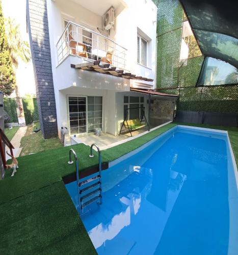 ELIT1 Villa 12Plus BEDS FULL TRIPLEX VILLA in BELEK Golf area with PRIVATE POOL & GARDEN WIFI NETFLIX Full Kitchen & Bed Equipments Air Conditions free parking