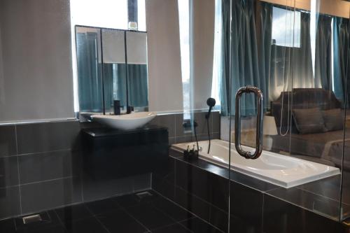 Φωτογραφία από το άλμπουμ του Lai Hotel Khách Sạn Lai Lai PREMIUM στην Πόλη Χο Τσι Μινχ