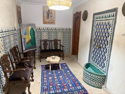 Posezení v ubytování Riad Sarsar Dar dmana