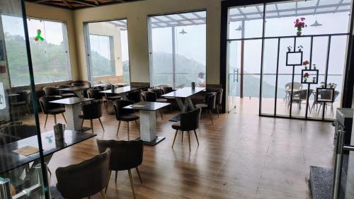 Χώρος καθιστικού στο The Pari's world Restuarant & Home Stay