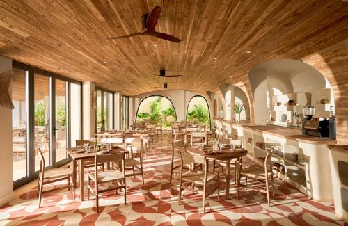 Ресторан / где поесть в Hotel Chavana Da Nang