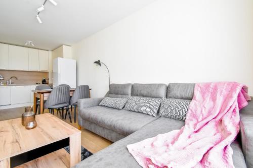 Contemporary City Stay by Flat Mаnager